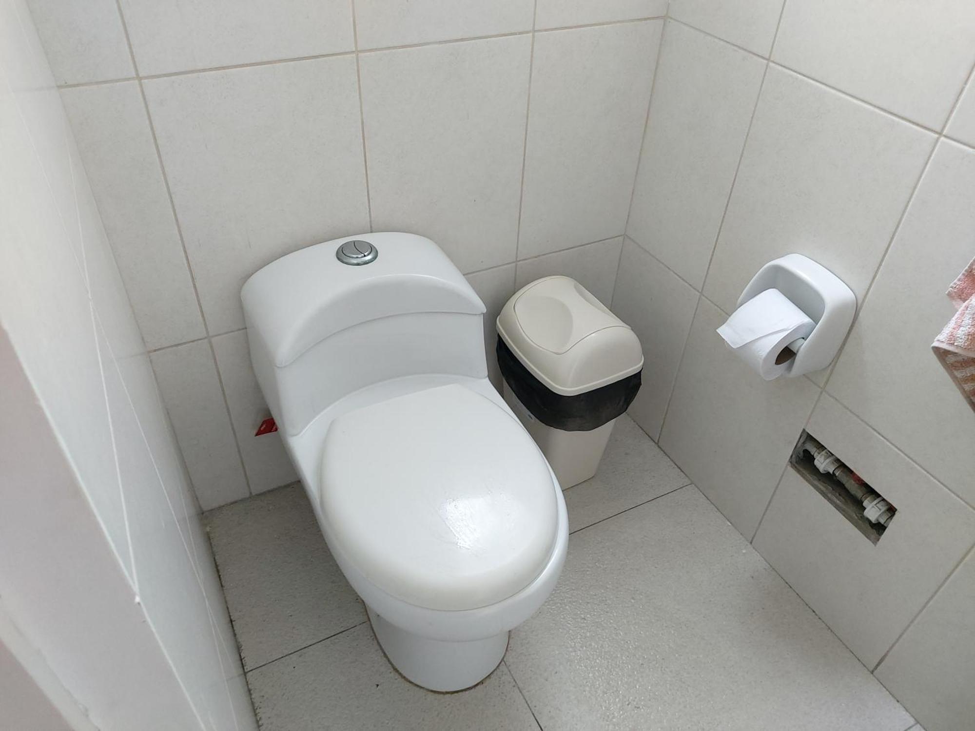 Global Family Backpackers Hostel Лима Экстерьер фото