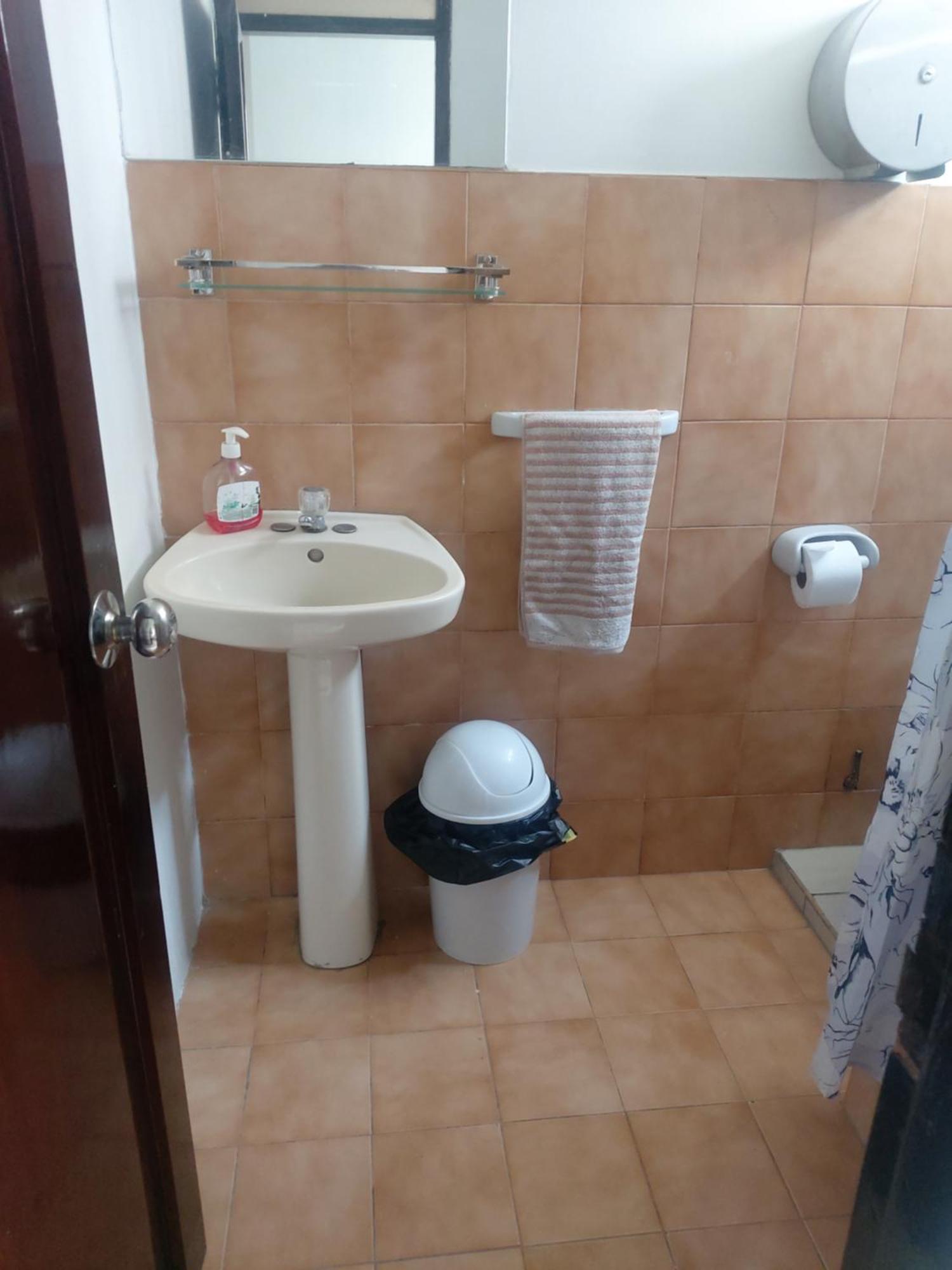 Global Family Backpackers Hostel Лима Экстерьер фото