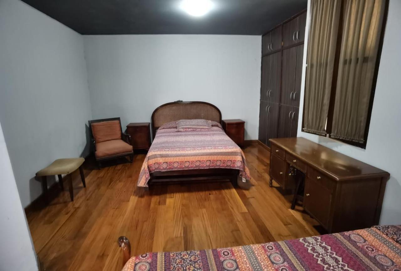 Global Family Backpackers Hostel Лима Экстерьер фото